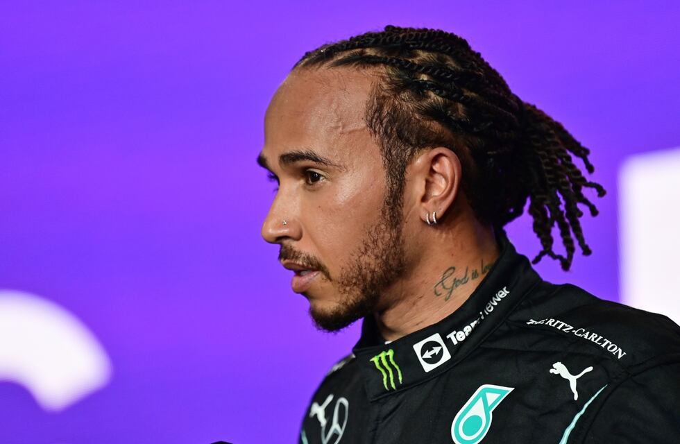 Fórmula 1: Lewis Hamilton habló tras los rumores de su retiro de la categoría y presentó el nuevo auto de Mercedes