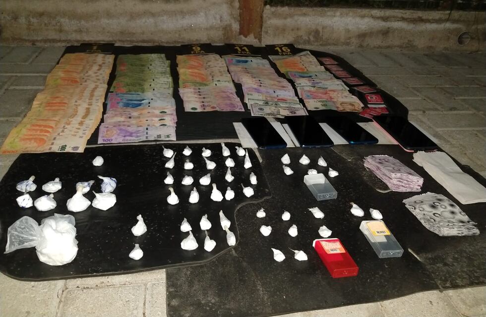 Dos narcomenudistas fueron detenidos mientras vendían cocaína en Carlos Paz