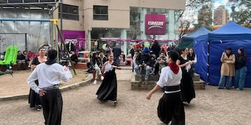 La recordación del Éxodo Jujeño en la ciudad de Córdoba tuvo el acompañamiento de estudiantes, residentes y vecinos.