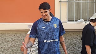 Mariano Troilo, ex Belgrano, con la indumentaria de su nuevo club: el Parma (Foto: Captura @simo_lor).