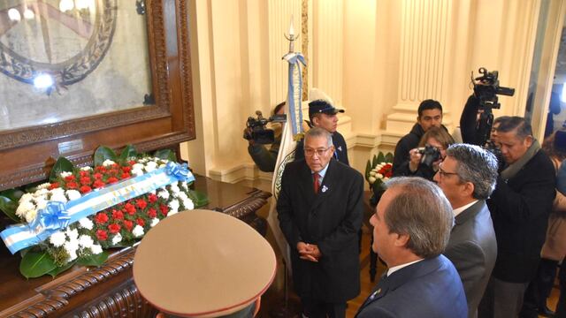 En el acto en la Casa de Gobierno el vicegobernador Alberto Bernis (al centro) afirmó enfáticamente que la provincia de Jujuy es "cada vez más belgraniana".