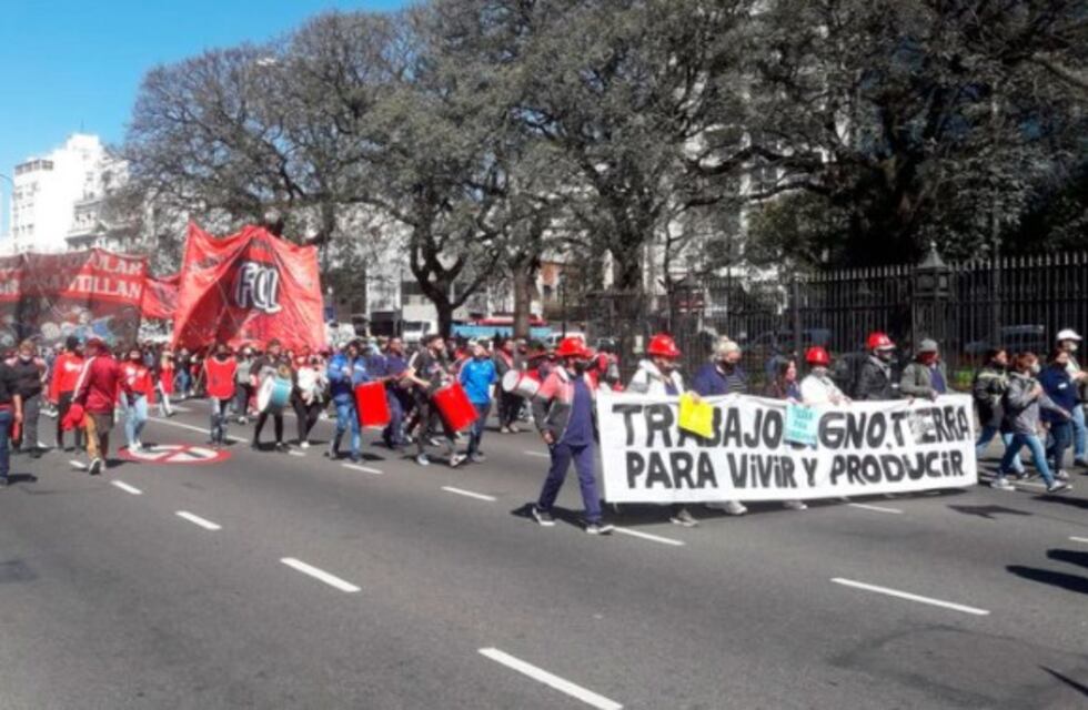 Hubo caos de tránsito en el centro porteño por cortes y movilizaciones