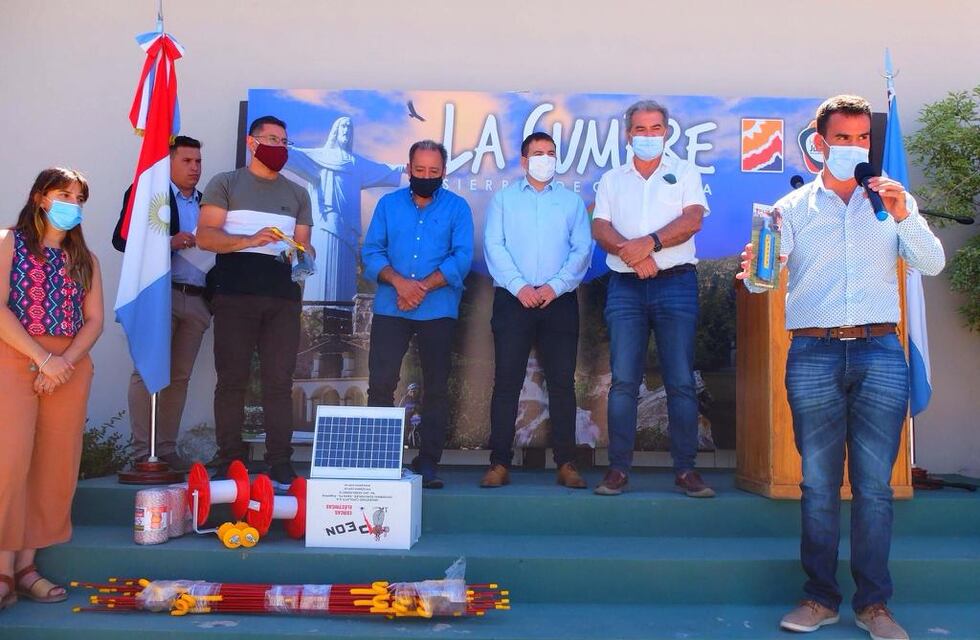 Se entregaron aportes económicos a los productores agropecuarios de La Cumbre afectados por los incendios
