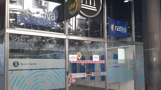 Las terminales del cruce de las peatonales Córdoba y San Martín quedaron inhabilitadas pasado el mediodía. (@everarnoldo)