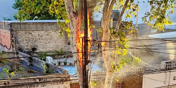 El fuego puso en peligro a los vecinos.