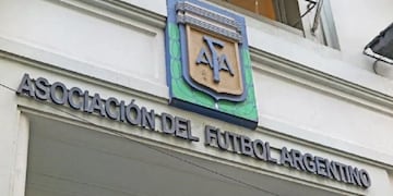 Allanaron la AFA y cuatro clubes de primera división por una investigación sobre un representante de futbolistas. / Gentileza