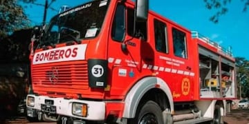 Incendio de una vivienda dejó a dos personas heridas en Puerto Iguazú.