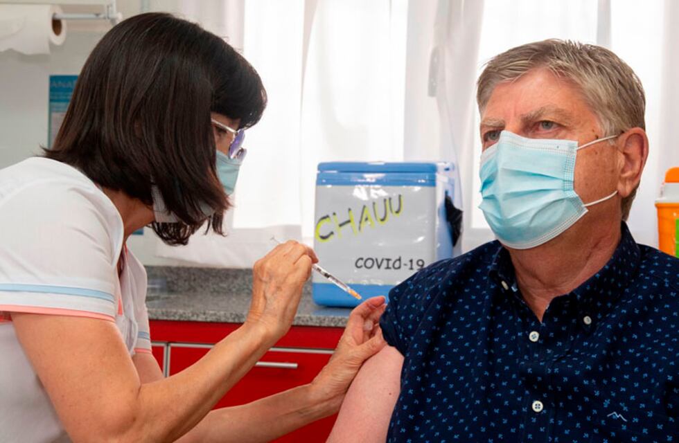 El gobernador Ziliotto y funcionarios de Salud recibieron la segunda dosis de la Sputnik V