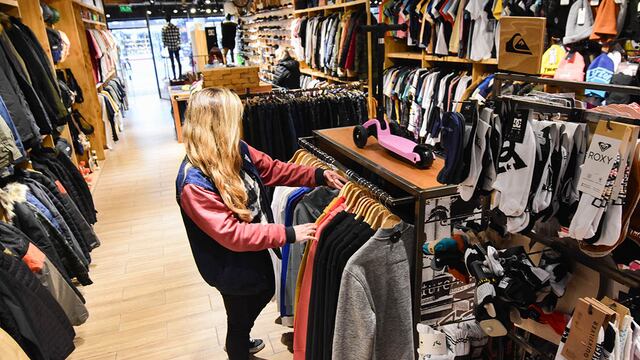 Indumentaria y calzado, entre lo más caro para comprar. -  Foto: Mariana Villa / Los Andes.