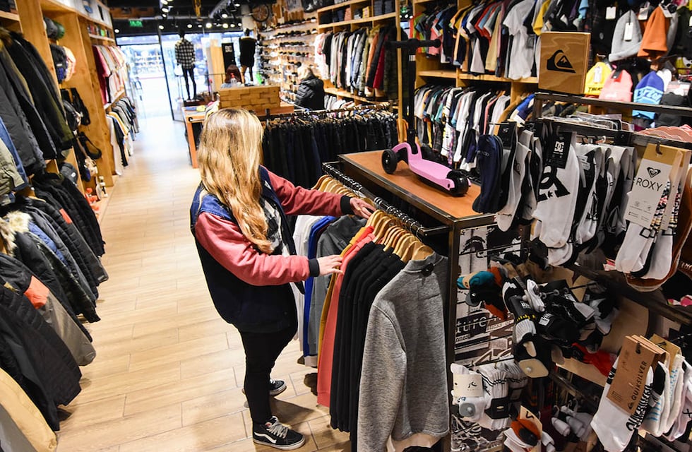 Indumentaria y calzado lo más afectado por la inflación: comprar en el exterior es hasta tres veces más barato