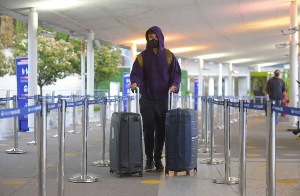 En la previa del Black Friday 2021, el Gobierno prohibió que tarjetas de crédito financien viajes al exterior en cuotas