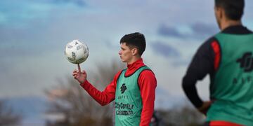 El delantero baigorriense debutó como futbolista profesional el 26 de abril de 2021.