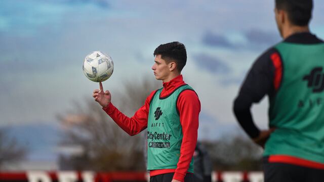 El delantero baigorriense debutó como futbolista profesional el 26 de abril de 2021.