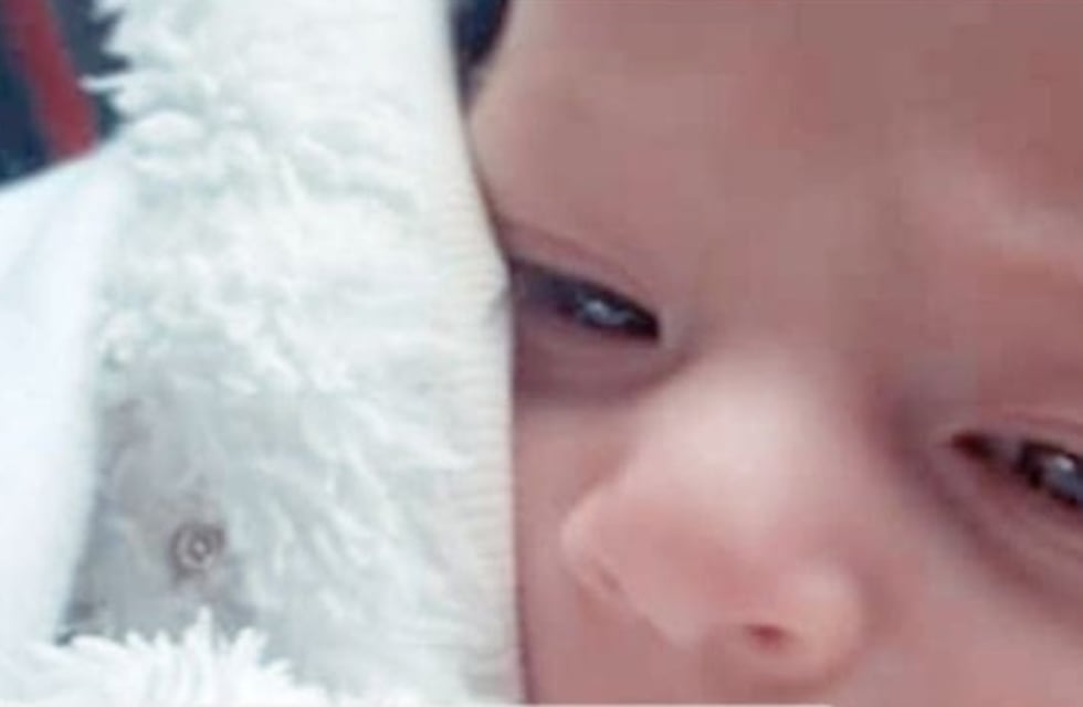 Bebé de Río Grande debe viajar a Buenos Aires por estudios médicos y venden rifas para ayudarlo