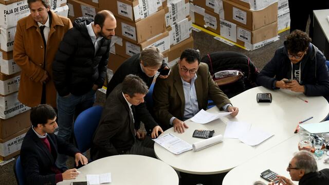 Elecciones en Córdoba 2023. Duplicaron el personal para agilizar el escrutinio definitivo.