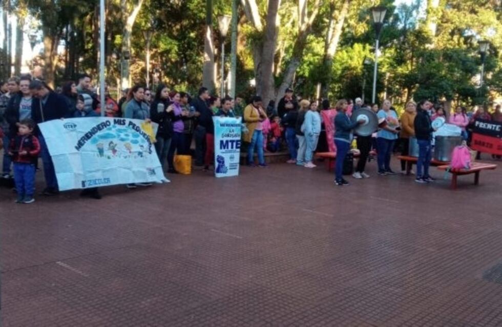 Protesta por falta de asistencia a merenderos de Eldorado