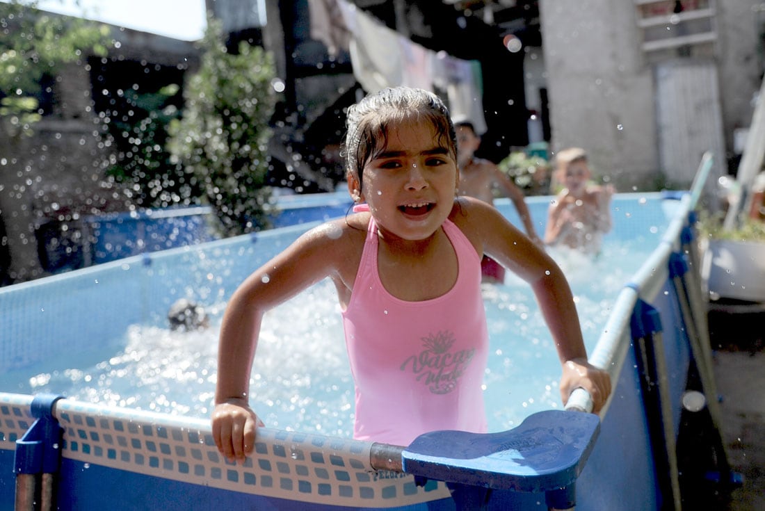 Comienza el verano, temporada de piletas. (Télam)