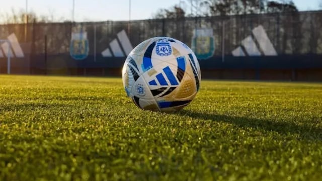 Nueva pelota del fútbol argentino.