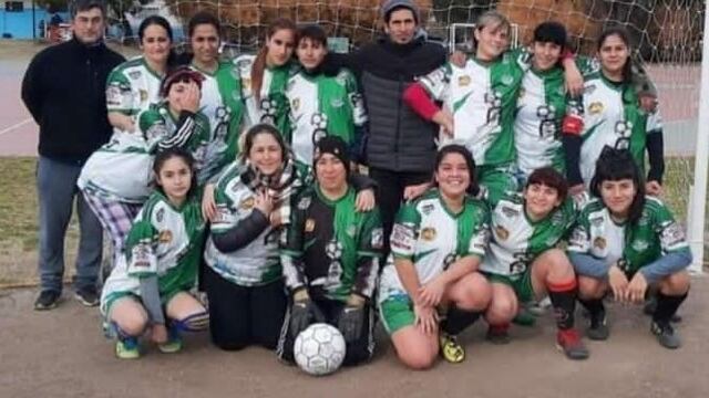 Barrio Laura dio la nota en el arranque del campeonato de fútbol femenino del Clausura.
