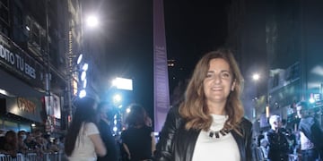 Cientos de artistas argentinos que harán temporada en Mar del Plata, Buenos Aires y Carlos Paz, celebraron la temporada por venir en "Argentina Vive Teatro y Música", en plena calle Corrientes.