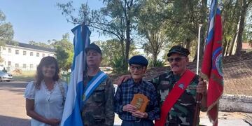 El cipoleño José Nemesio Bravo fue condecorado como el "Marinero más antiguo del país".