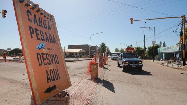 Desvíos en el tránsito por obras en el Paseo Dean Funes.