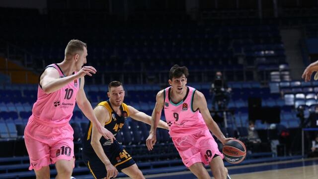 Leandro Bolmaro la rompió en el triunfo del Barcelona por liga ACB