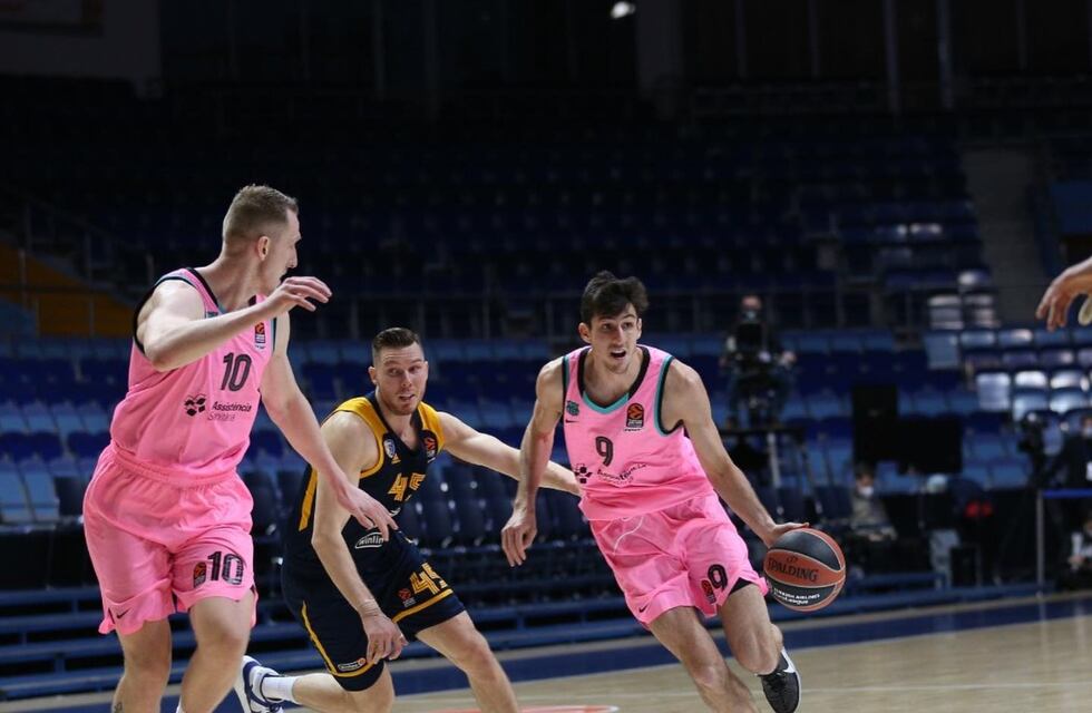 Leandro Bolmaro la rompió en el triunfo del Barcelona por liga ACB