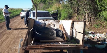 Lo encontraron "in fragantti" tirando basura en la periferia de la ciudad