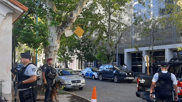 Megaoperativo policial en Tribunales