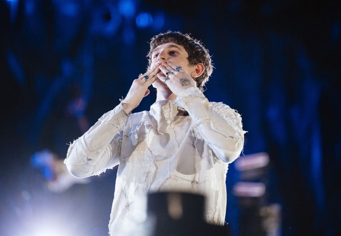 La noche soñada de Dillom en Vélez con la aparición de Lali, Juanse y el Pity Álvarez y un cierre al estilo Sinatra