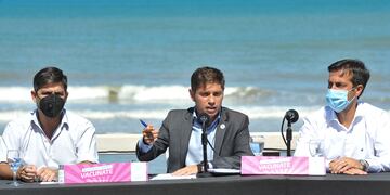 Axel Kicillof dio una conferencia de prensa en Necochea.