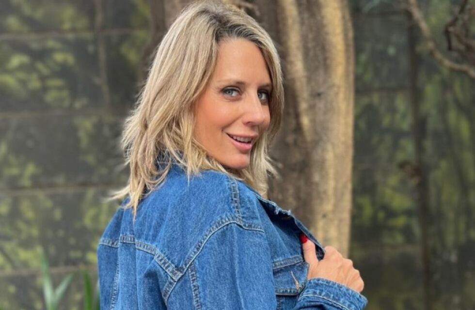 A los 42, Rocío Marengo sorprendió con una bikini estampada que destacó sus curvas