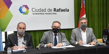 firma del Convenio entre la Municipalidad, el Ministerio de Seguridad y Atlético de Rafaela, para instalar en el autódromo la escuela de Policía