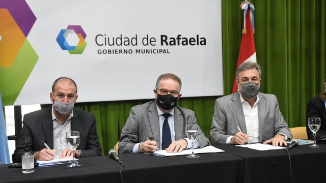 firma del Convenio entre la Municipalidad, el Ministerio de Seguridad y Atlético de Rafaela, para instalar en el autódromo la escuela de Policía