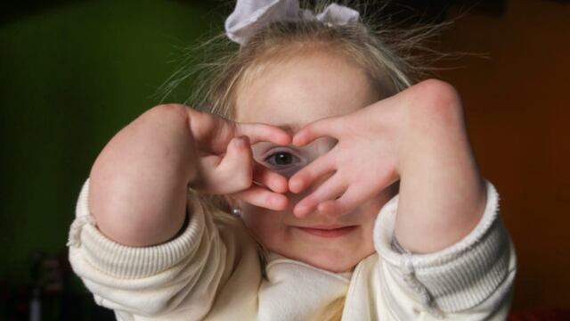 Todo por Juanita: venta de pastas y una colecta  para que la niña mendocina sea operada en España. Fuente: Gentileza Ruth Dávila.