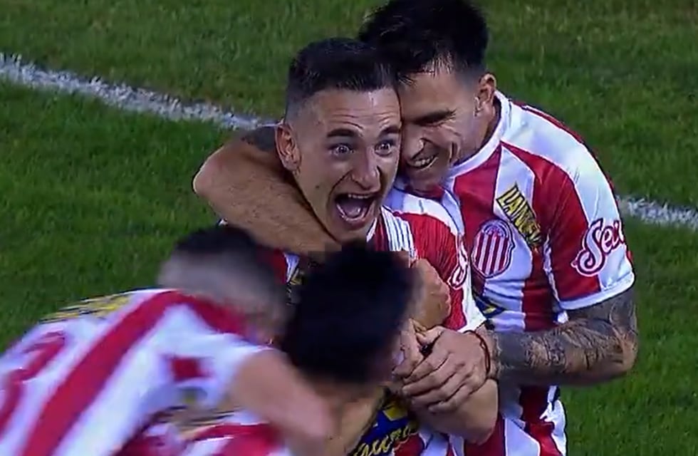 Barracas Central goleó 3-1 a Godoy Cruz y lo hundió en el promedio por el descenso