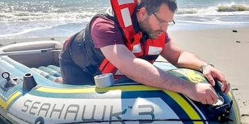 Se intensificó la búsqueda de Alejandro Buchieri, de 35 años, se internó al mar en el sector de Cabo Domingo para probar un bote inflable que había adquirido recientemente y rápidamente desapareció