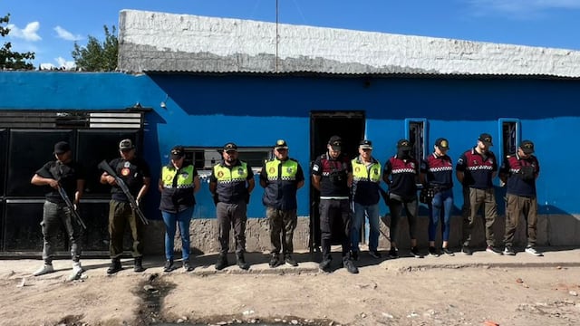 Secuestraron 27 bagullos de marihuana, un total de 1067 ravioles de cocaína elementos para el fraccionamiento y distribución de sustancias ilícitas-