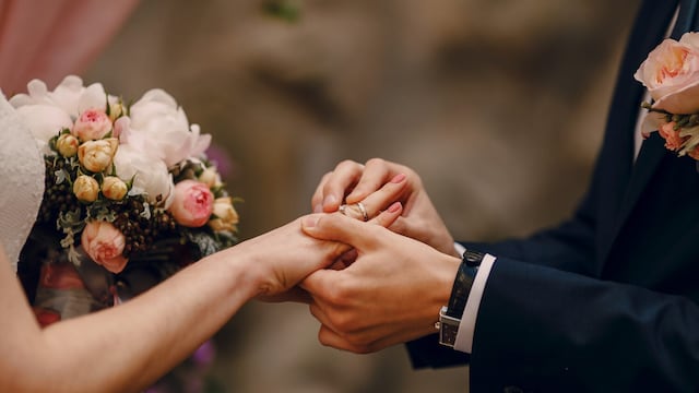Cuatro parejas de Misiones desafían la superstición y se casan un martes 13.