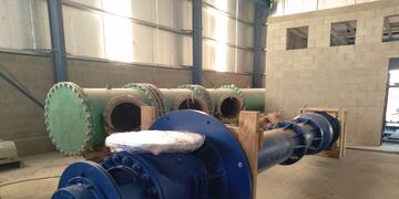 Los trabajos incluyen la ampliación de la planta, cinco estaciones de rebombeo y el tendido de 130 kilómetros de conductos.