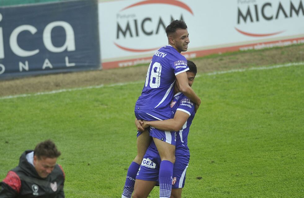 Marcelo Vázquez: “Lo ganamos con coraje, defendiendo el escudo de Instituto”