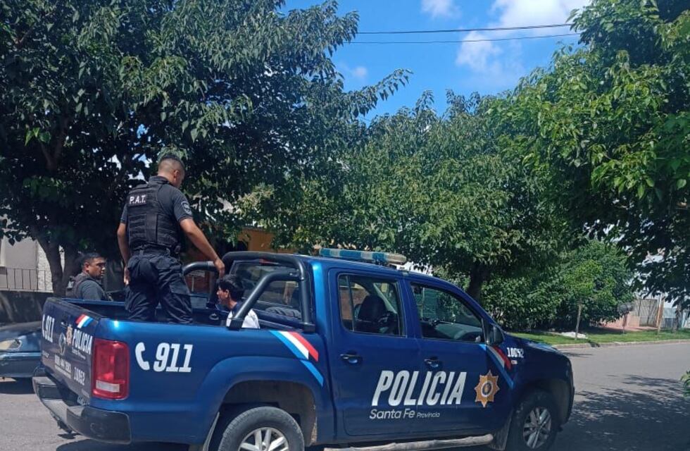 Saltaron una reja, los denunciaron en Ojos en Alerta y quedaron detenidos