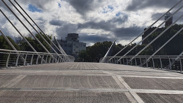 Puente peatonal "Centenario" de Villa Carlos Paz. (Foto: archivo / VíaCarlosPaz).