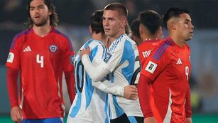 Franco Mastantuono y un abrazo inolvidable con Messi (AFA)