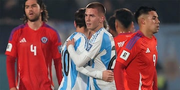 Franco Mastantuono y un abrazo inolvidable con Messi (AFA)