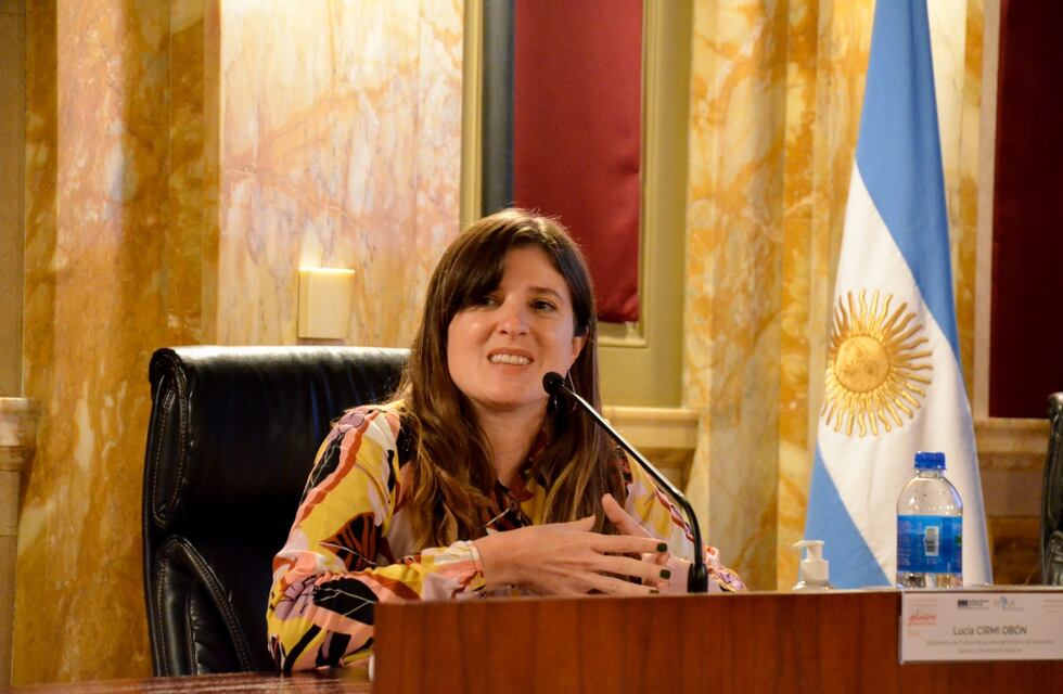 Presentan libro “Economía para sostener la vida”