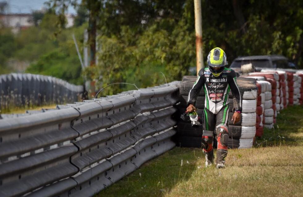 Andrés González abandonó su carrera de Piloto Profesional de Motociclismo de Velocidad