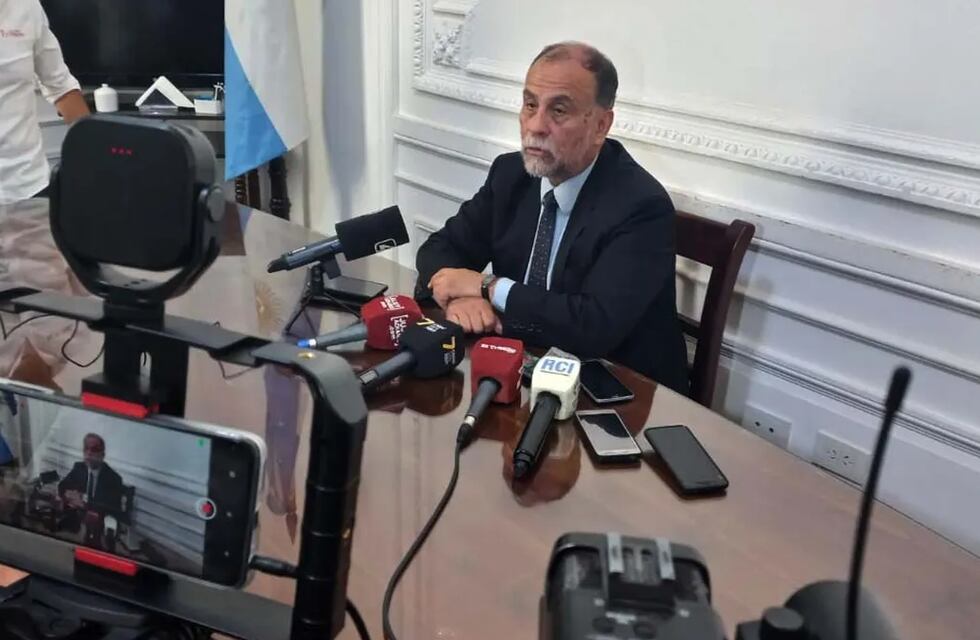 Ministro de Gobierno comparó a interventora del CEDEMS con Roberto Baradel