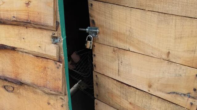 Rompieron candados de la feria de la Plaza de la Madre